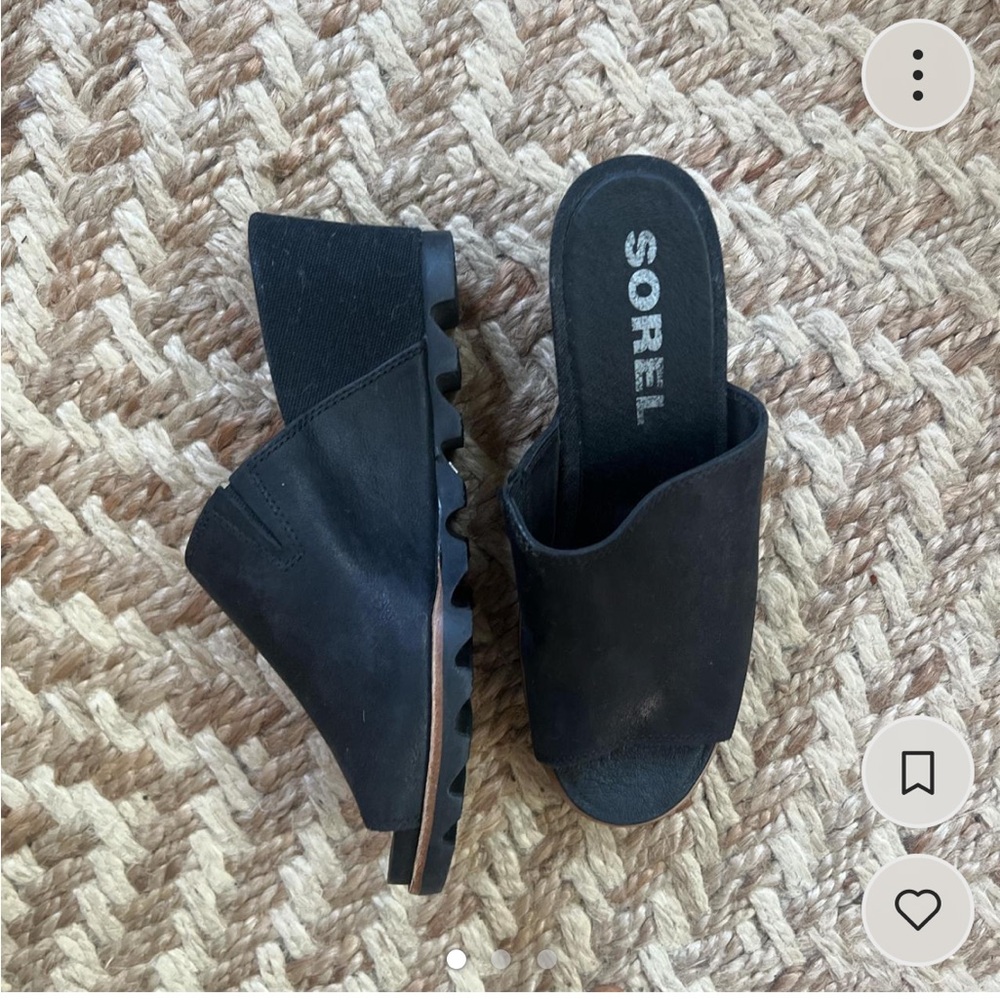 Sorel size 7.5 clogs- only worn one time. Great for fall